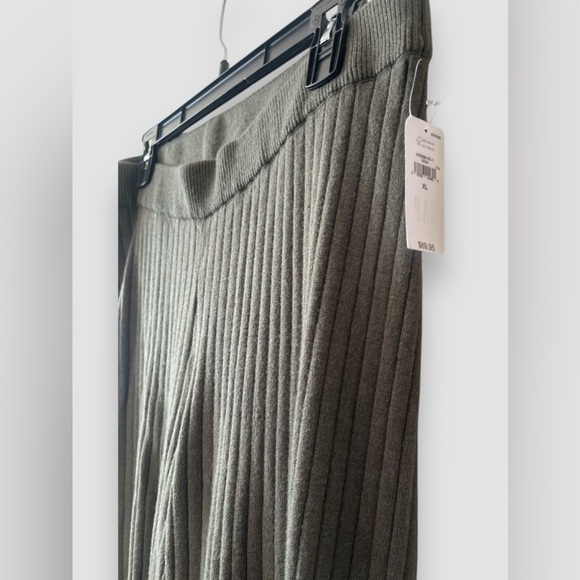 GAP Flare Ribbed Lounge Pants Olive Green Size X-Large Side Slits NWT - Picture 5 of 9